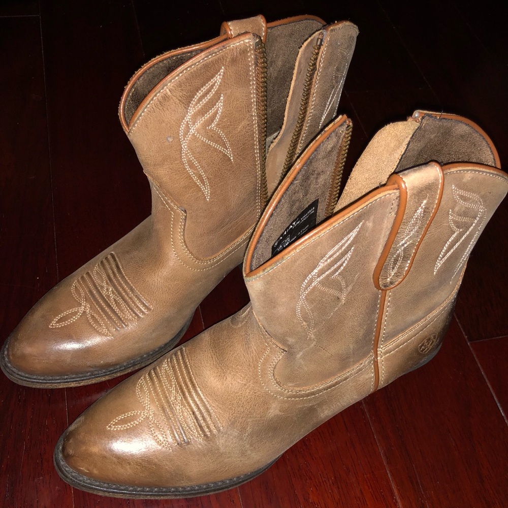 Almost New Ariat Booties